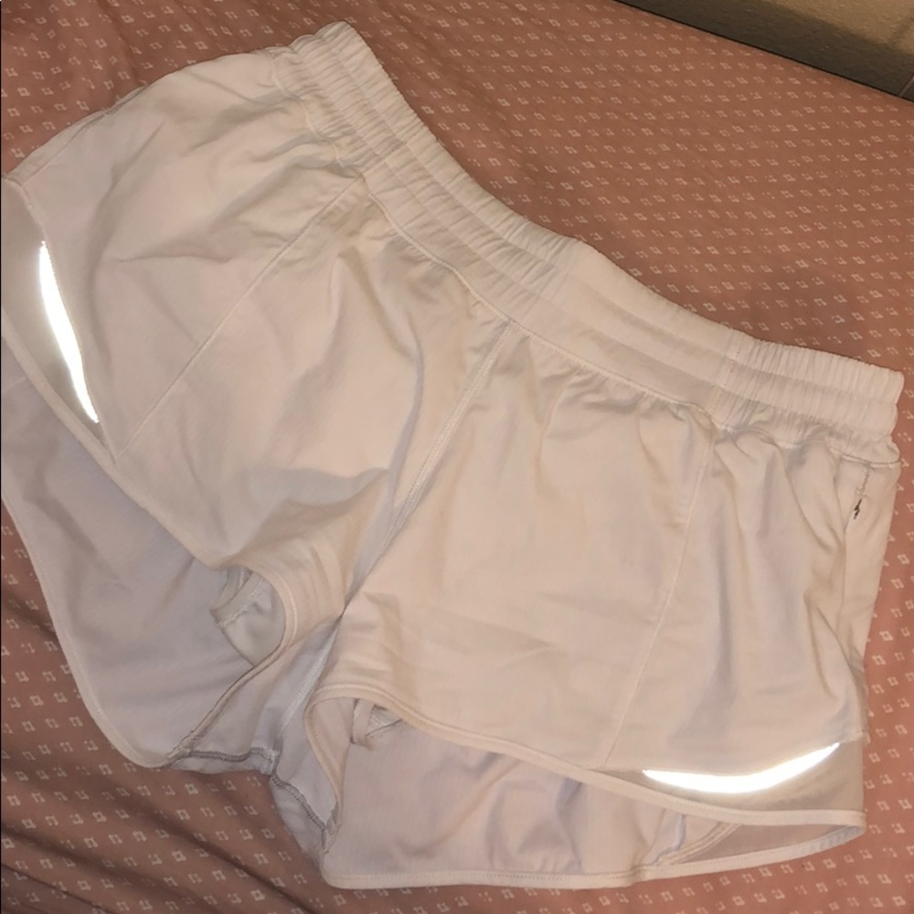 lululemon hotty 2.5 shorts